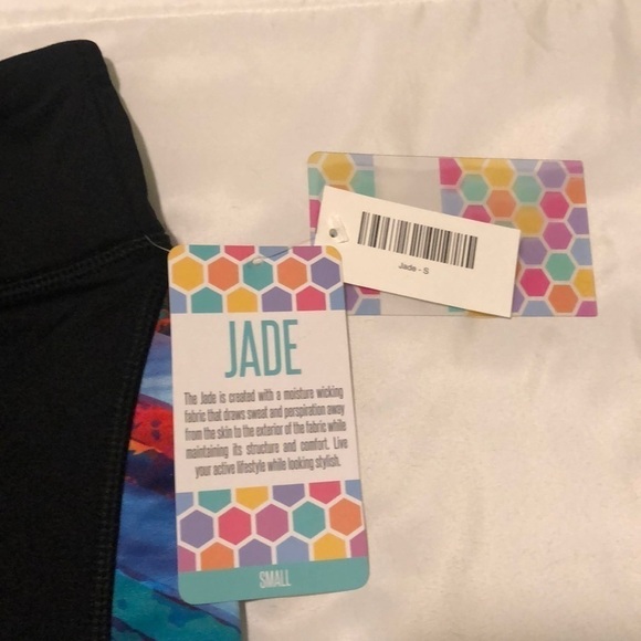 NWT LuLaRoe small Jade Capri leggings - Picture 3 of 4
